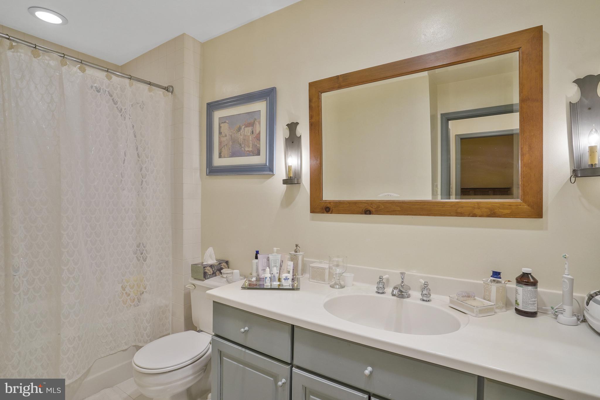 4885 Oakcrest Drive Fairfax, VA 22030 - Photo 17 of 36 Primary bathroom