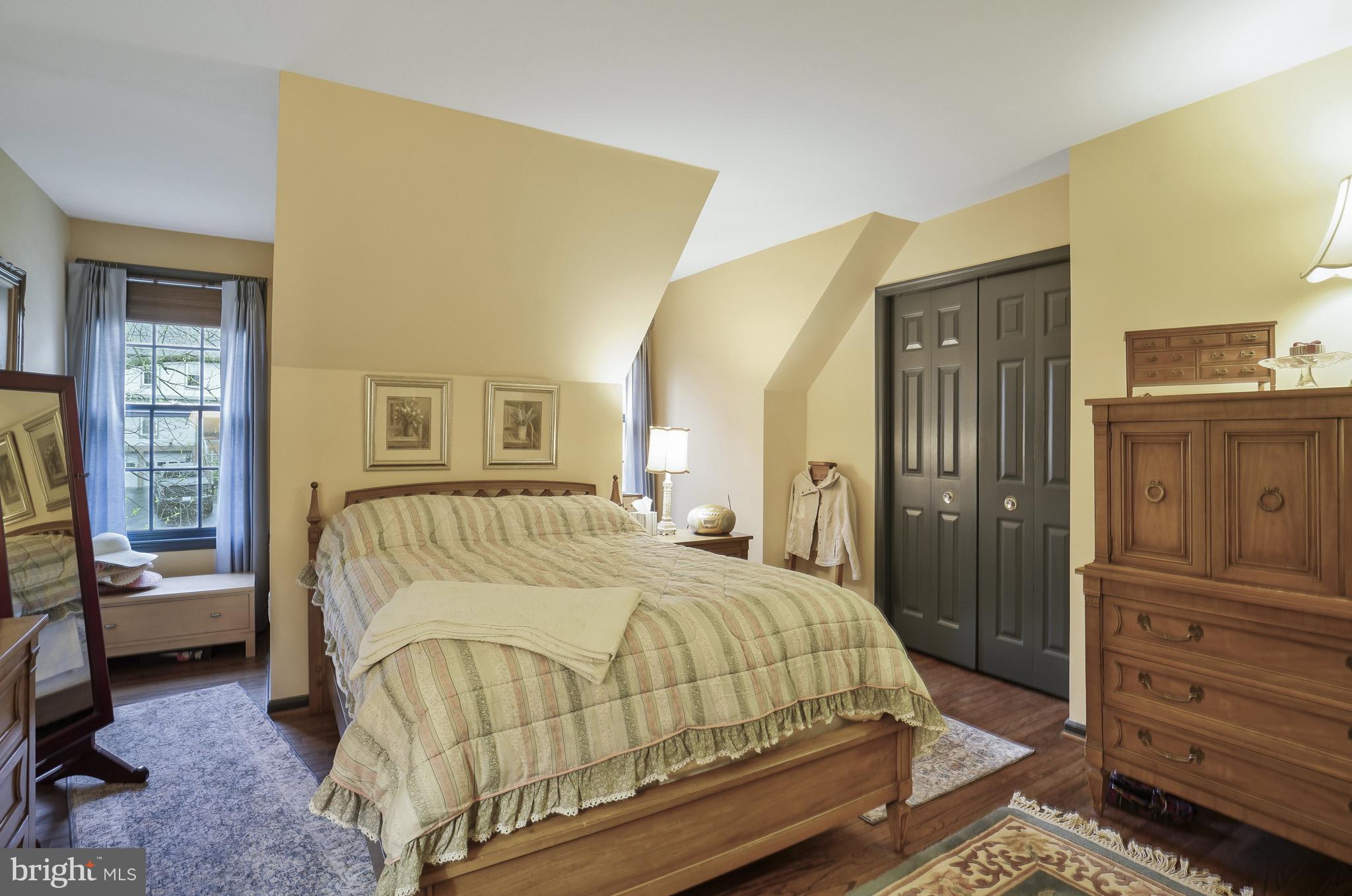 4885 Oakcrest Drive Fairfax, VA 22030 - Photo 19 of 36