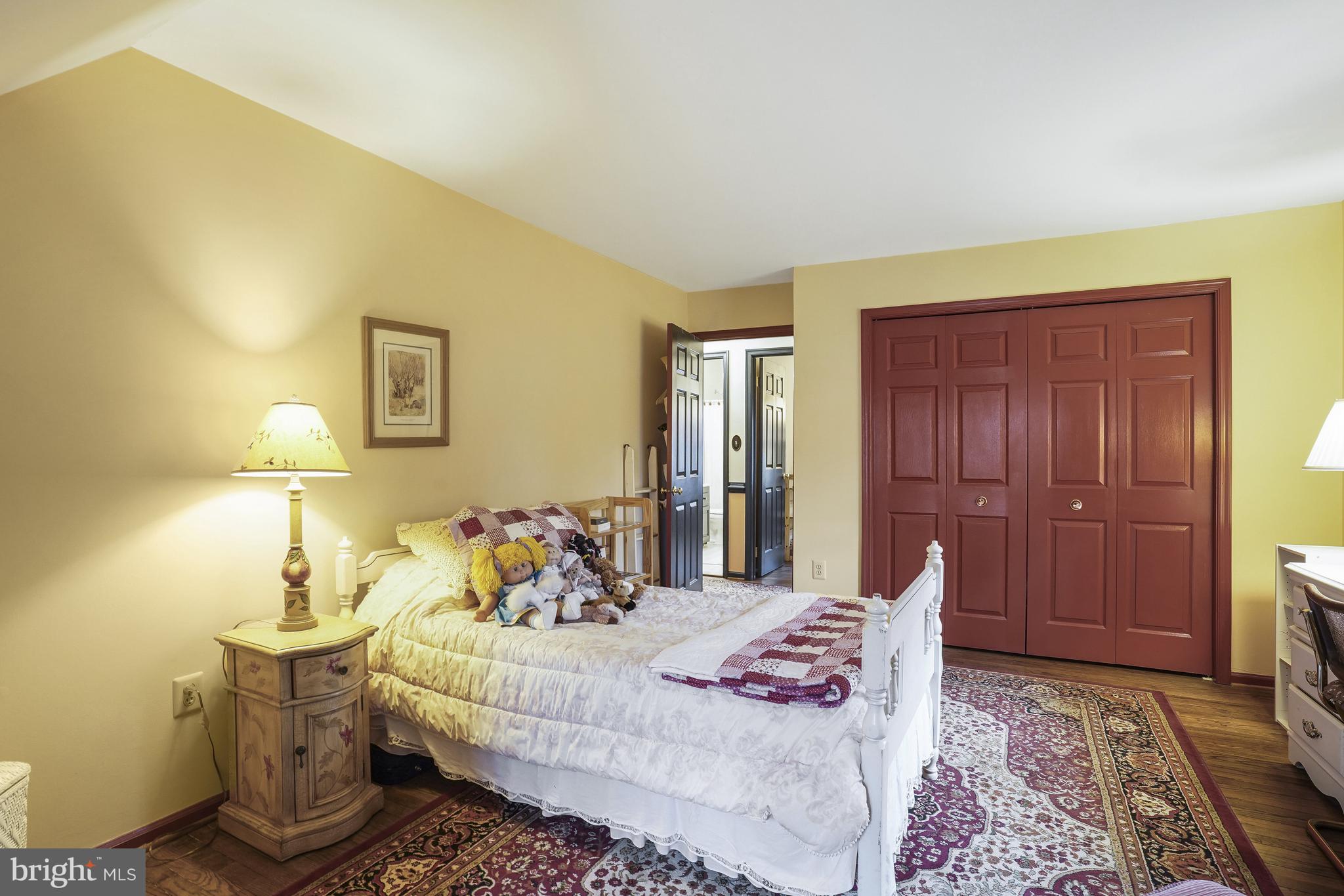 4885 Oakcrest Drive Fairfax, VA 22030 - Photo 20 of 36 3rd bedroom