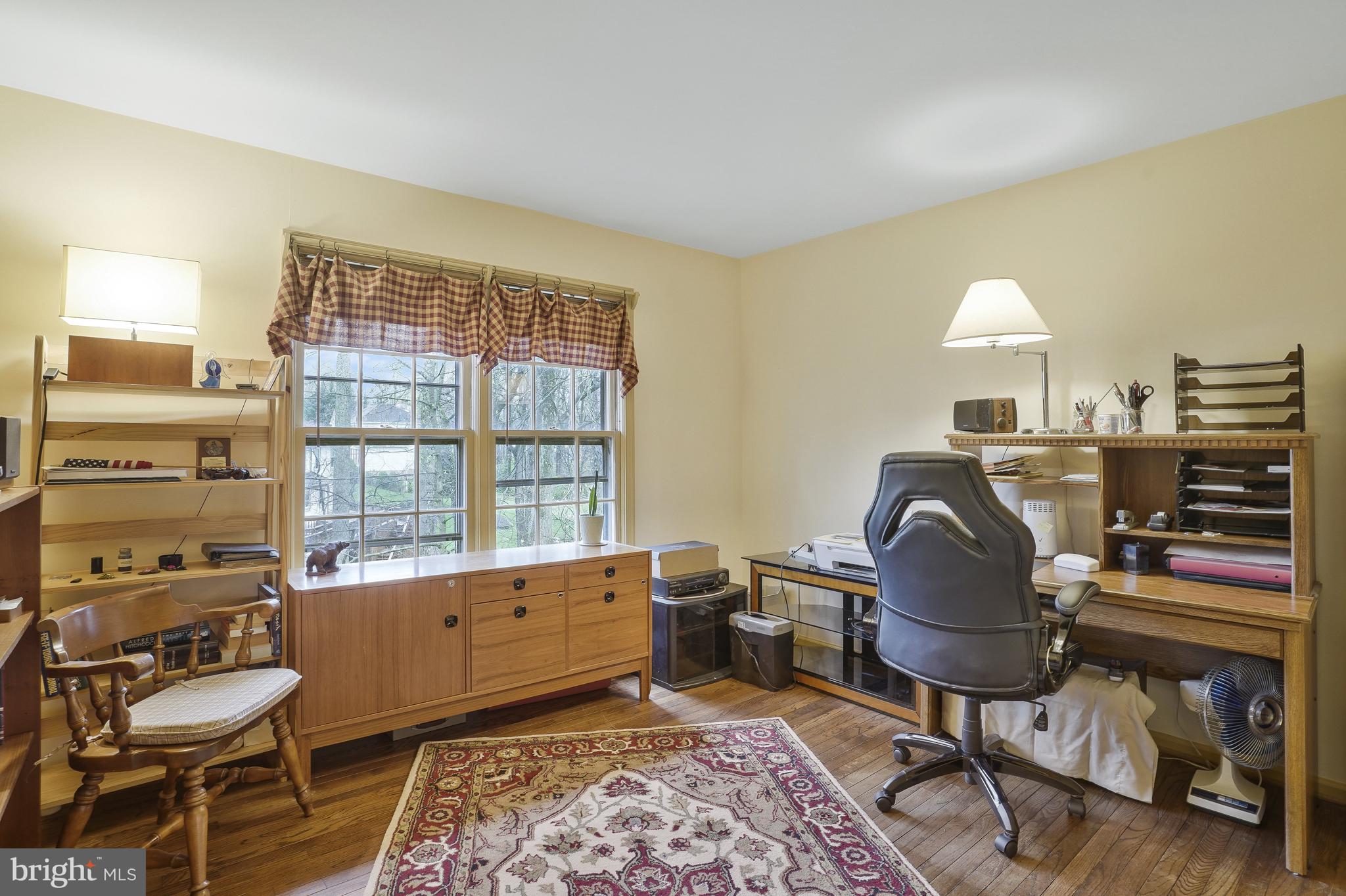 4885 Oakcrest Drive Fairfax, VA 22030 - Photo 22 of 36 4th bedroom