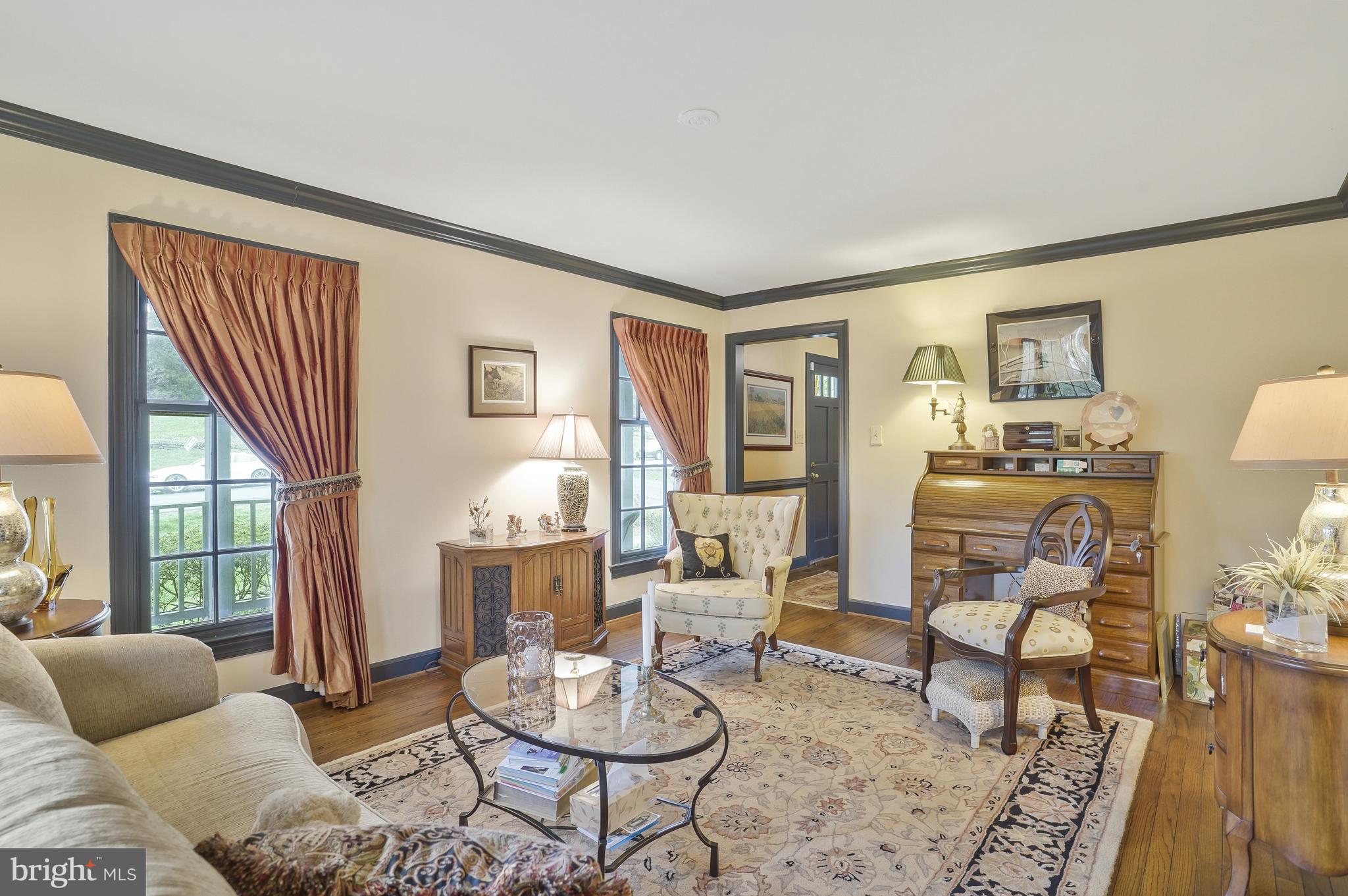 4885 Oakcrest Drive Fairfax, VA 22030 - Photo 5 of 36 Living room