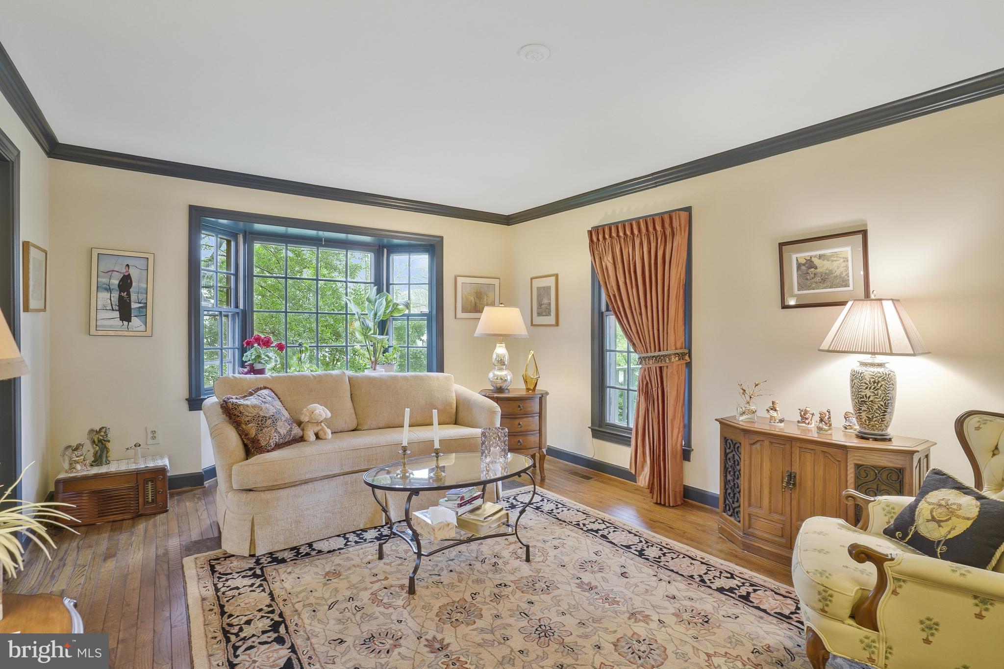 4885 Oakcrest Drive Fairfax, VA 22030 - Photo 6 of 36