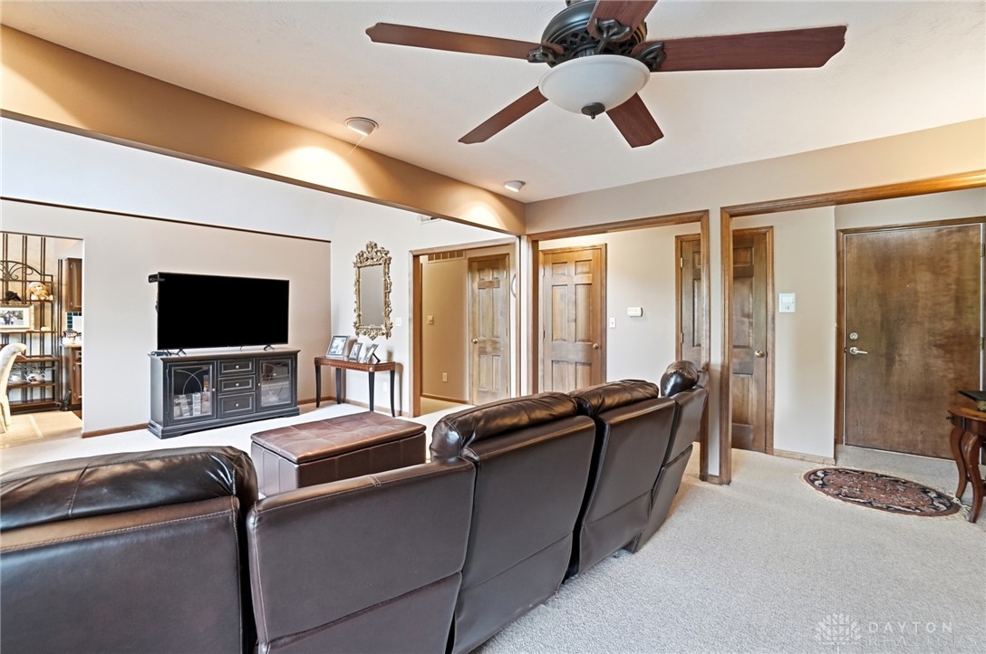 1933 Washington South Road Dayton, OH 45458 - Photo 13 of 51