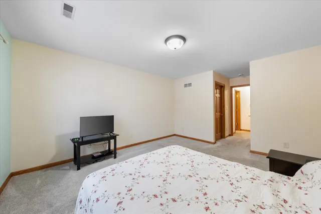 $329,900 | N160W18903 Oakland Drive, Jackson, WI 53037