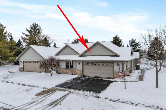 $329,900 | N160W18903 Oakland Drive, Jackson, WI 53037