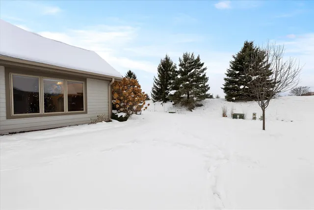 $329,900 | N160W18903 Oakland Drive, Jackson, WI 53037