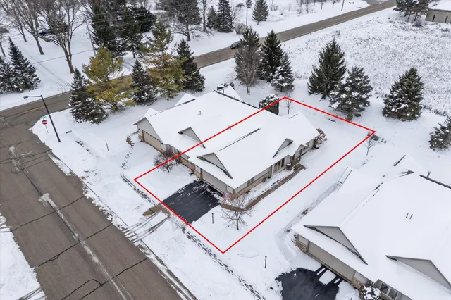 $329,900 | N160W18903 Oakland Drive, Jackson, WI 53037