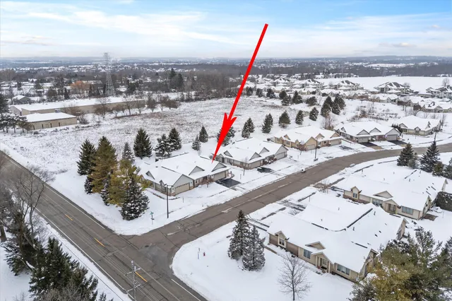 $329,900 | N160W18903 Oakland Drive, Jackson, WI 53037