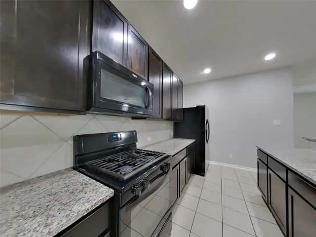 $2,099 | 210 Pequin Road, Crosby, TX 77532