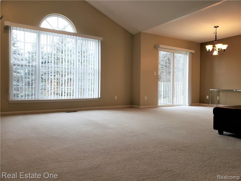 1918 Flagstone Circle Rochester, MI 48307 - Photo 5 of 18