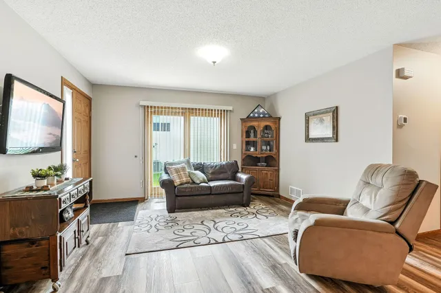 $549,500 | 11163 Nikolas Avenue, Becker, MN 55308