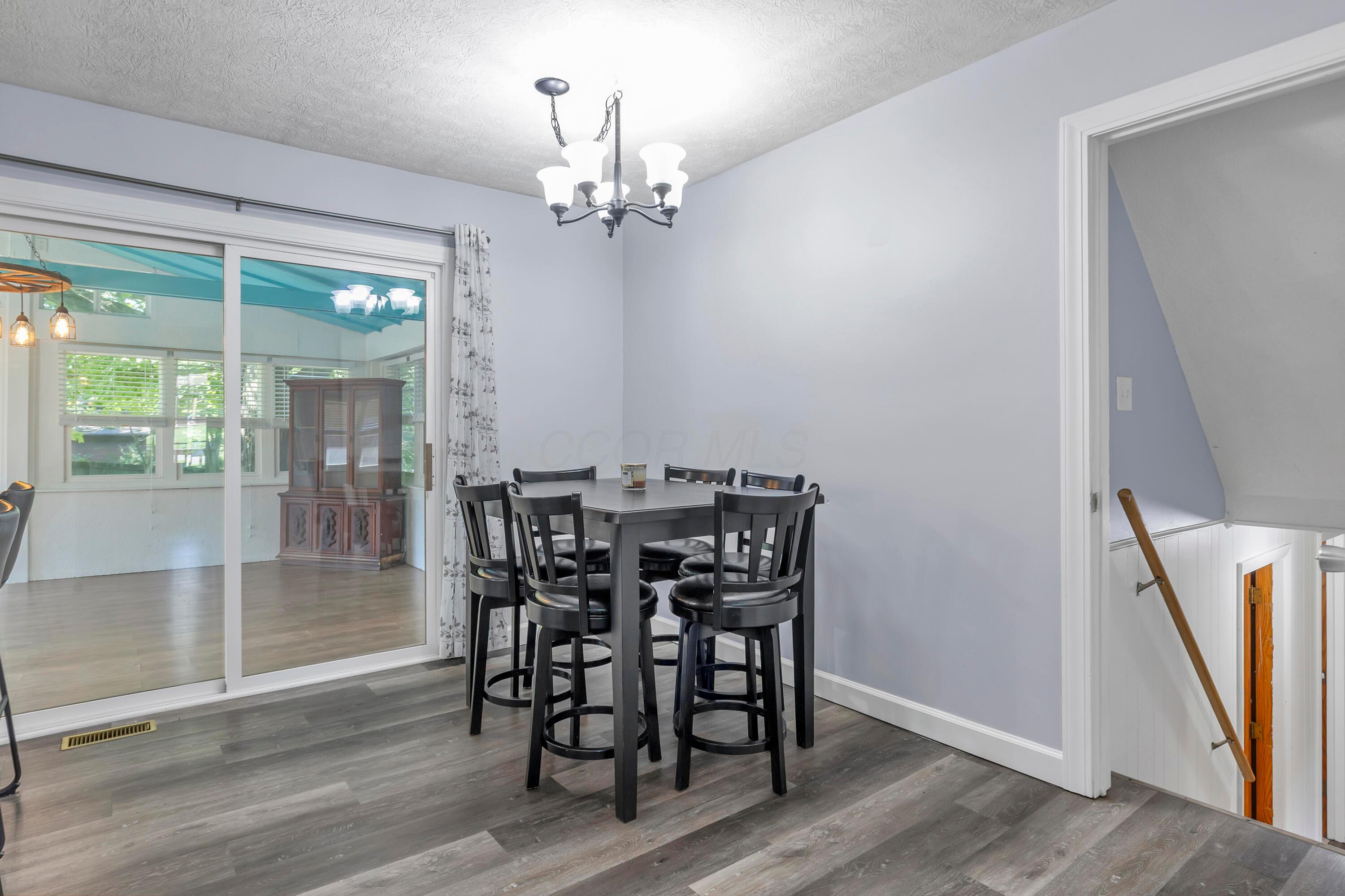 281 Middle Ground Road Southwest Pataskala, OH 43062 - Photo 18 of 52 Dining Area