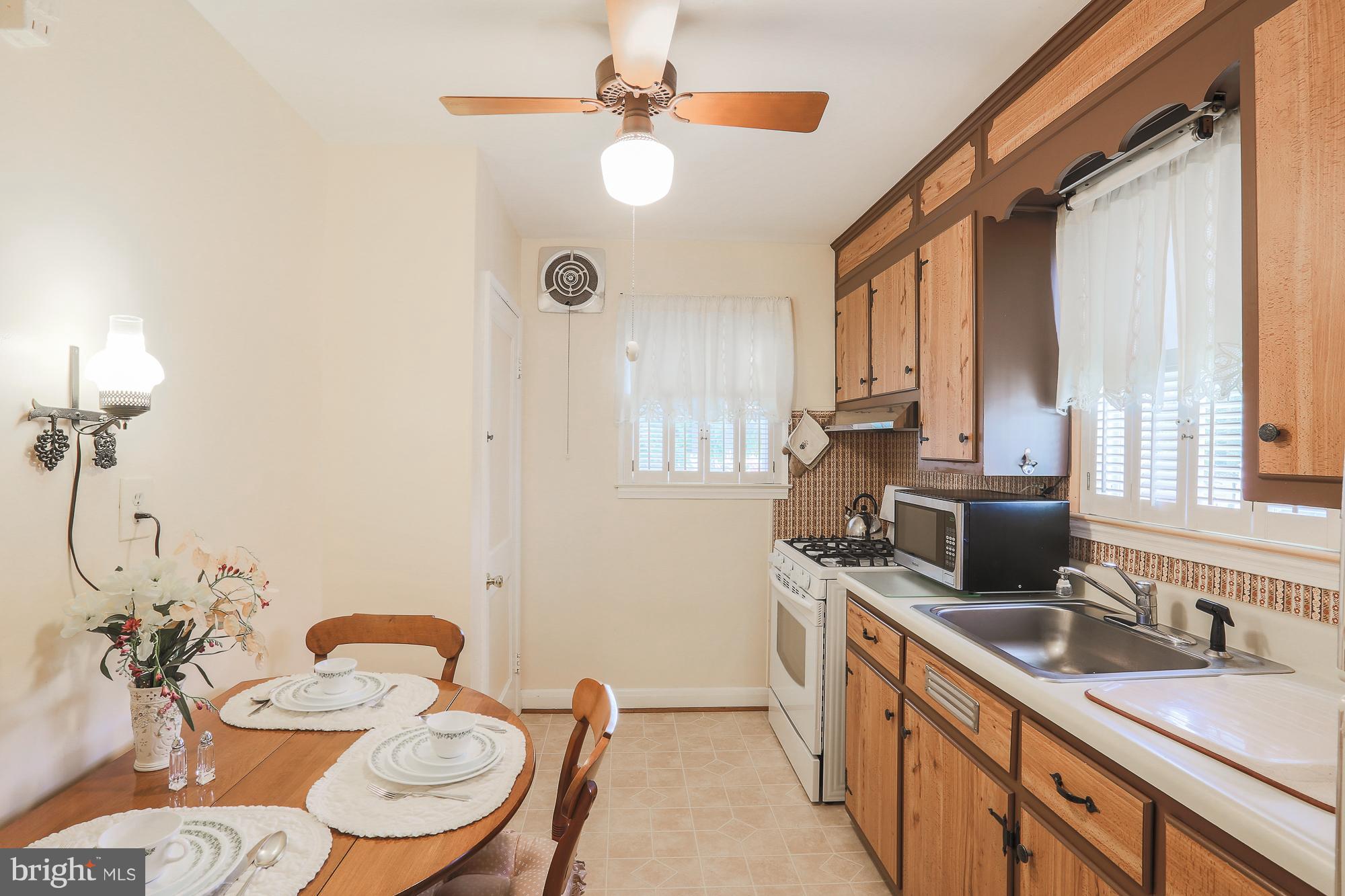 2510 Wendover Road Baltimore, MD 21234 - Photo 8 of 23 Kitchen