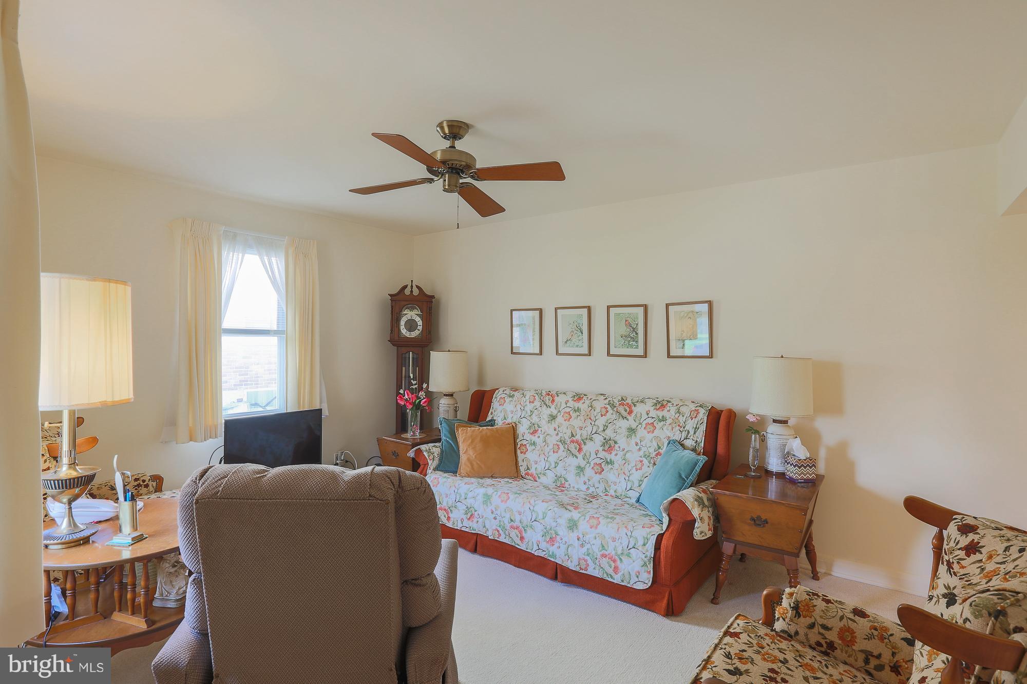 2510 Wendover Road Baltimore, MD 21234 - Photo 10 of 23 Living Room