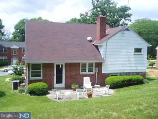 2021 Lorraine Road Reading, PA 19604 - Photo 2 of 6 Gallery Image 2
