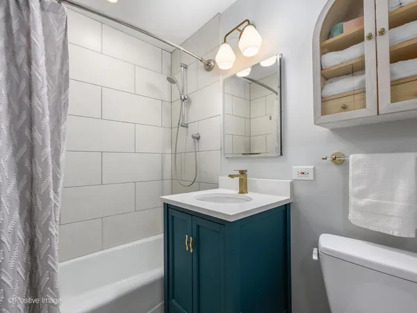 $475,000 | 1914 North Sheffield Avenue, Unit 2F, Chicago, IL 60614