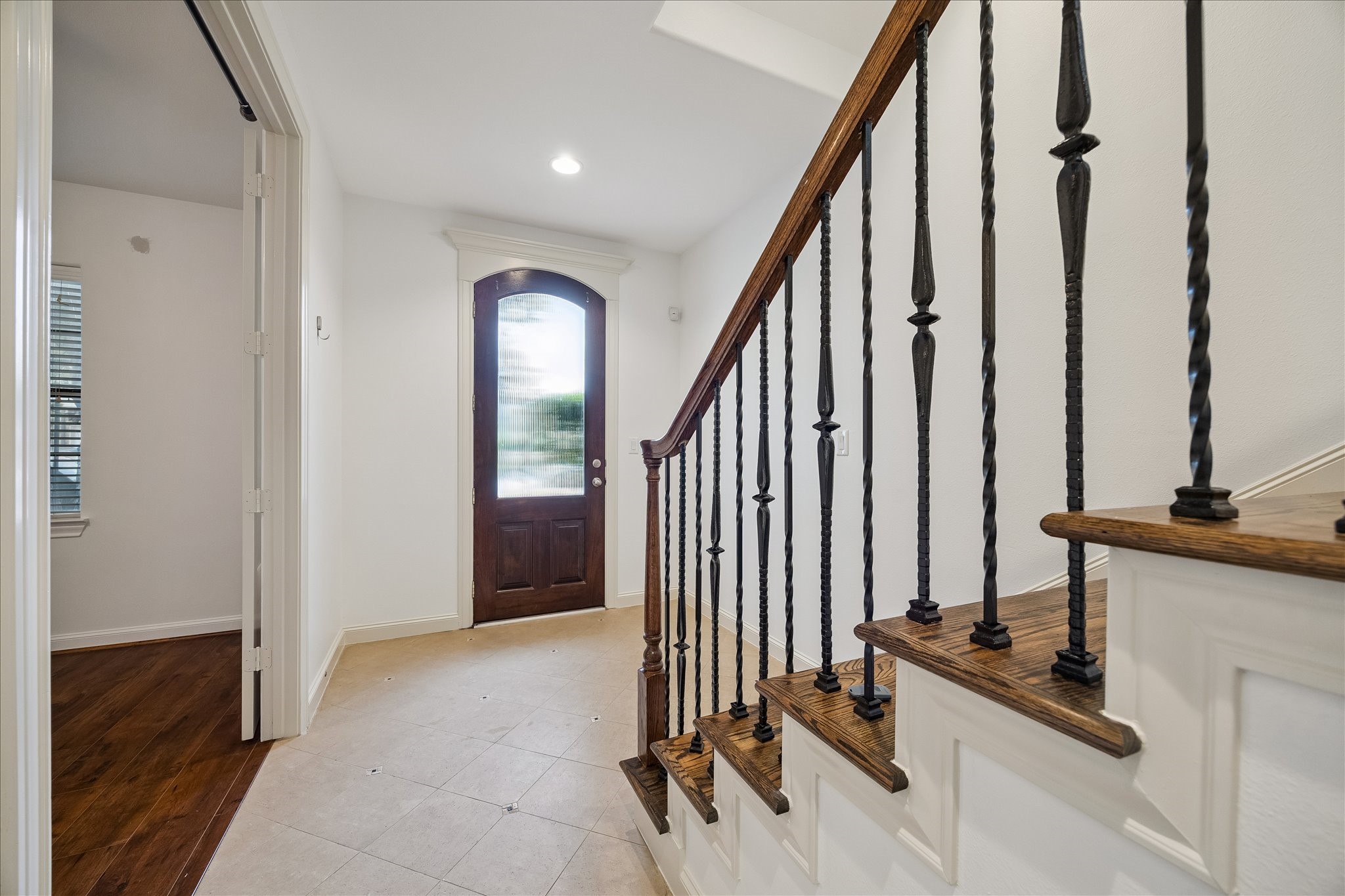 1407 Shearn Street Houston, TX 77007 - Photo 6 of 35 Foyer features natural stone floors and great natural light.