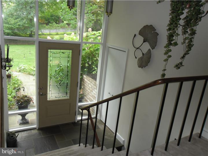 2851 Coventryville Road Pottstown, PA 19465 - Photo 15 of 22 Foyer