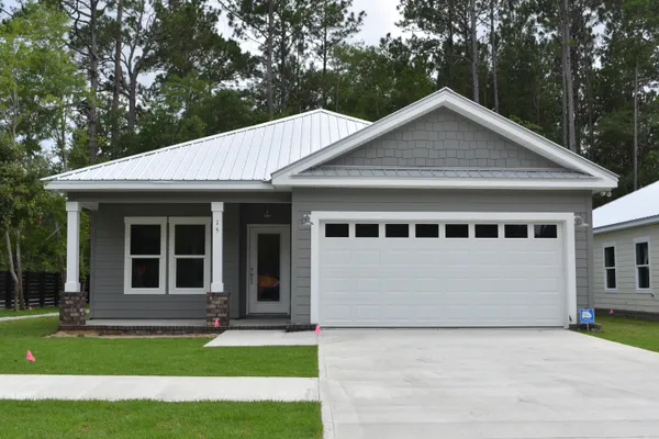 $2,350 | 15 Oakfield Drive, Freeport, FL 32439