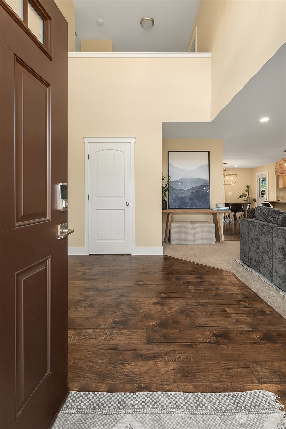 1710 Old Cedars Road Cle Elum, WA 98922 - Photo 3 of 36 a view of a living room