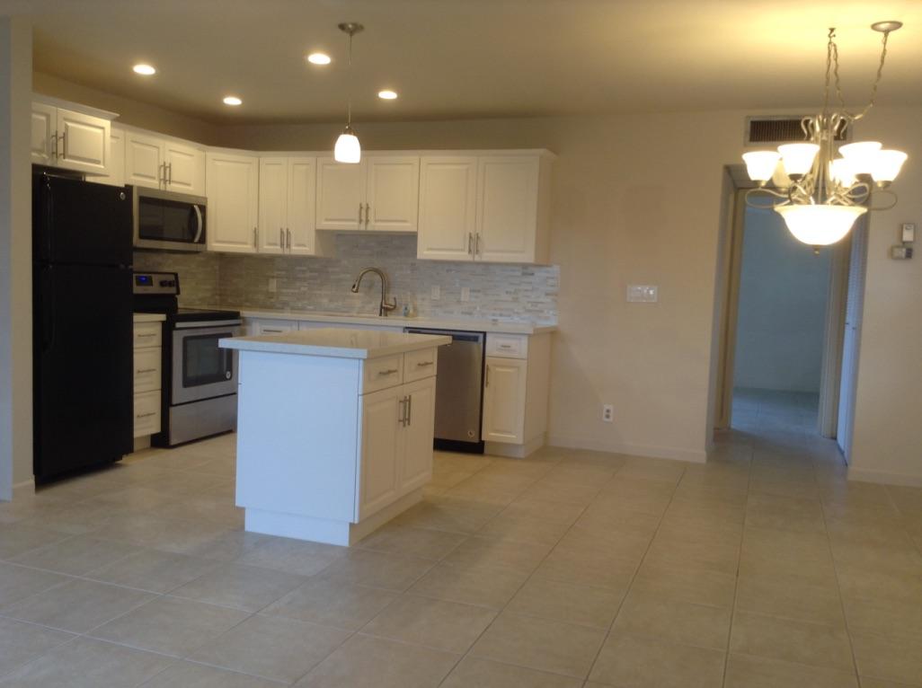 186 Monaco Way, Unit 186 Delray Beach, FL 33446 - Photo 8 of 31 186 Monaco Entry view