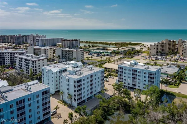 $439,900 | 22724 Island Pines Way, Unit 101, Fort Myers Beach, FL 33931