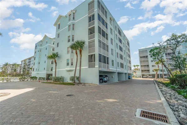 $439,900 | 22724 Island Pines Way, Unit 101, Fort Myers Beach, FL 33931