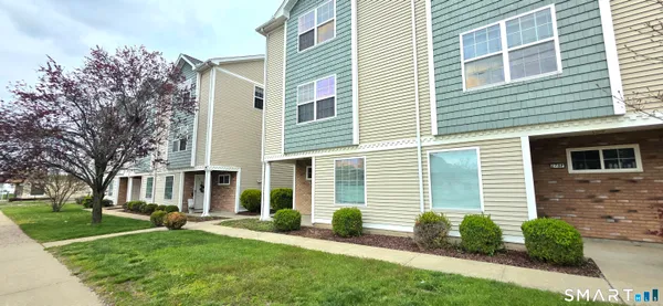 $2,700 | 274 Bridgeport Avenue, Milford, CT 06460