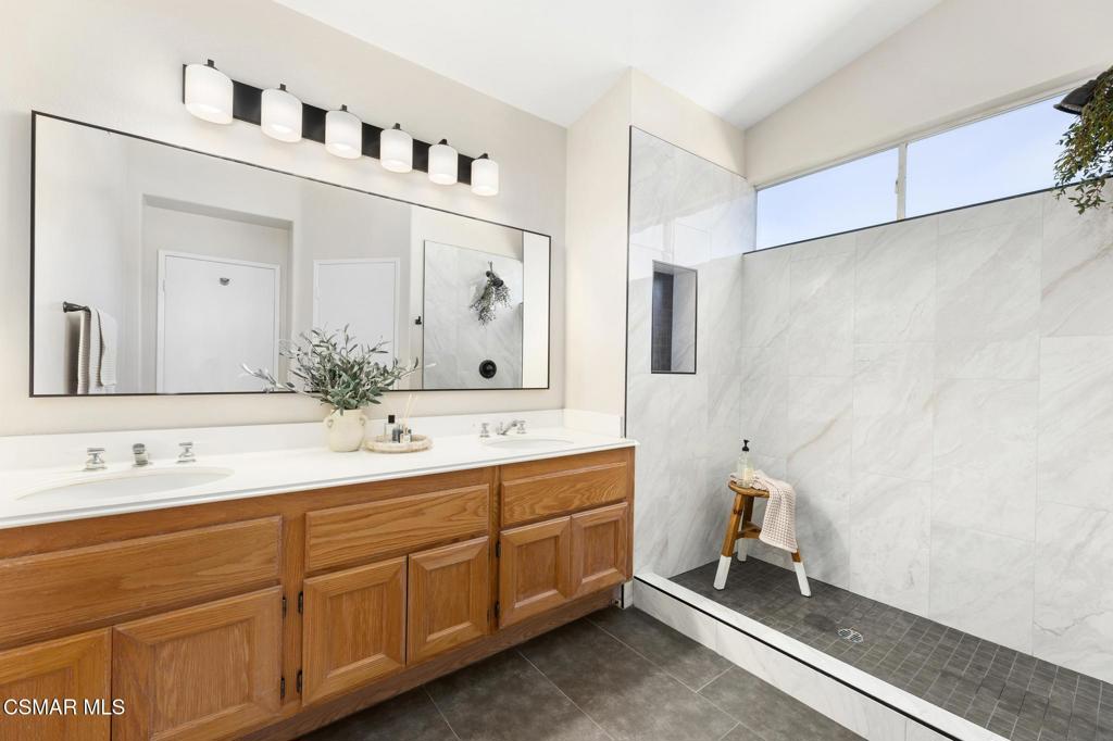 5219 Paseo Ricoso Camarillo, CA 93012 - Photo 12 of 47