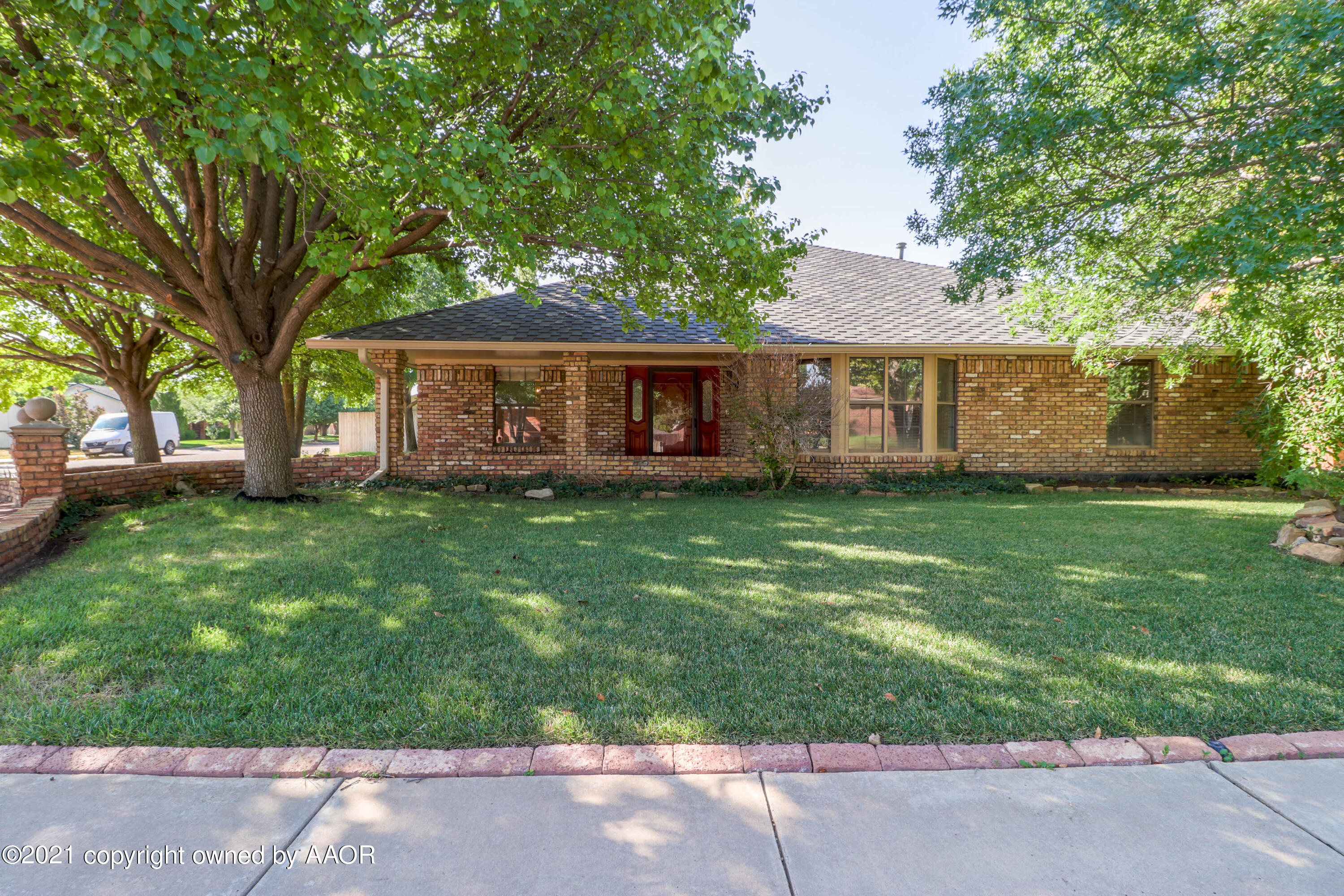 6901 Old Kent Road Amarillo, TX 79109 - Photo 1 of 37 -FRONT