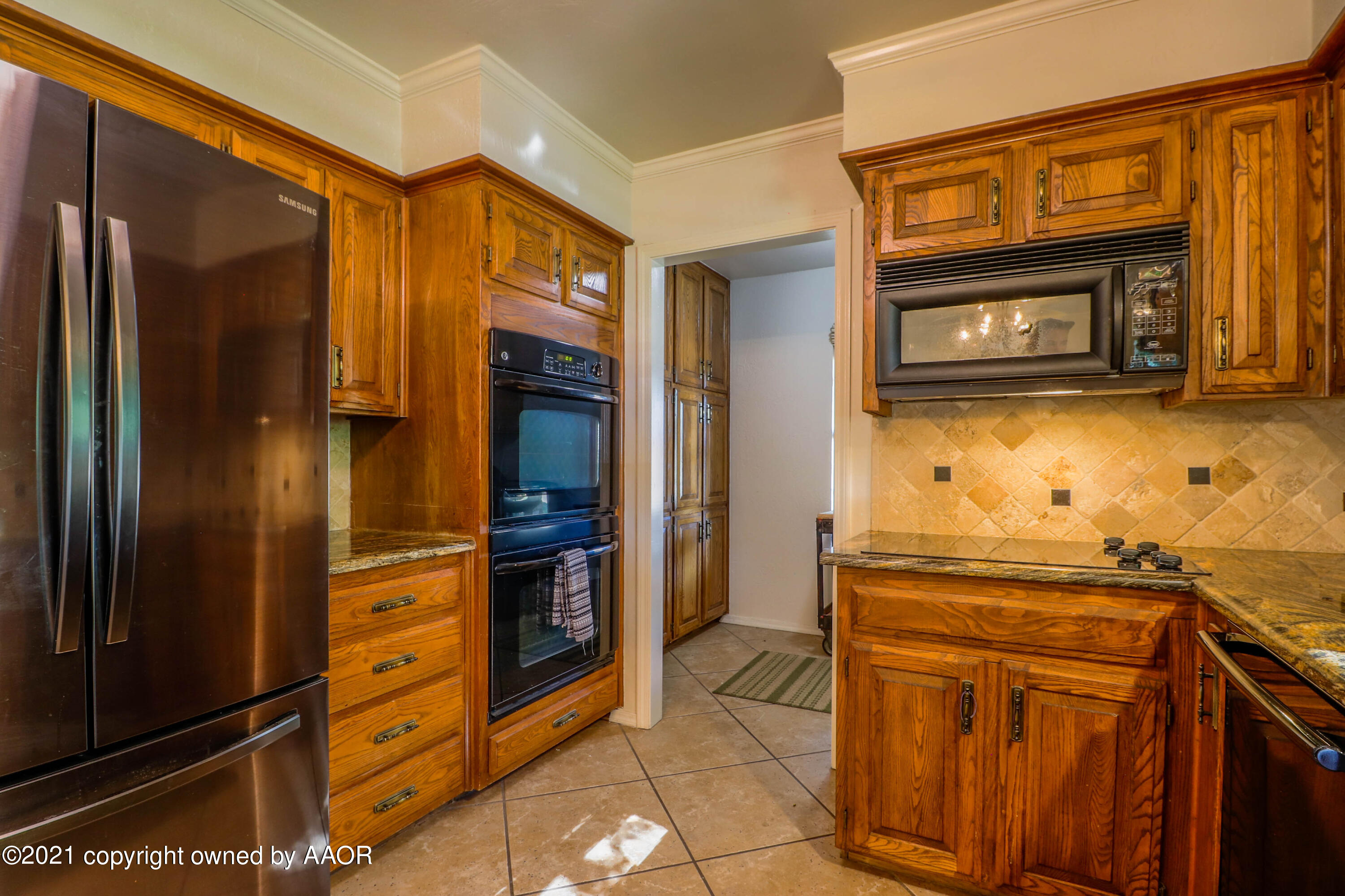 6901 Old Kent Road Amarillo, TX 79109 - Photo 10 of 37 -KITCHEN