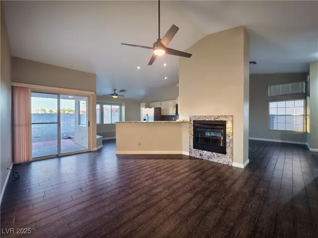 $2,200 | 274 Grand Teton Drive, Henderson, NV 89074