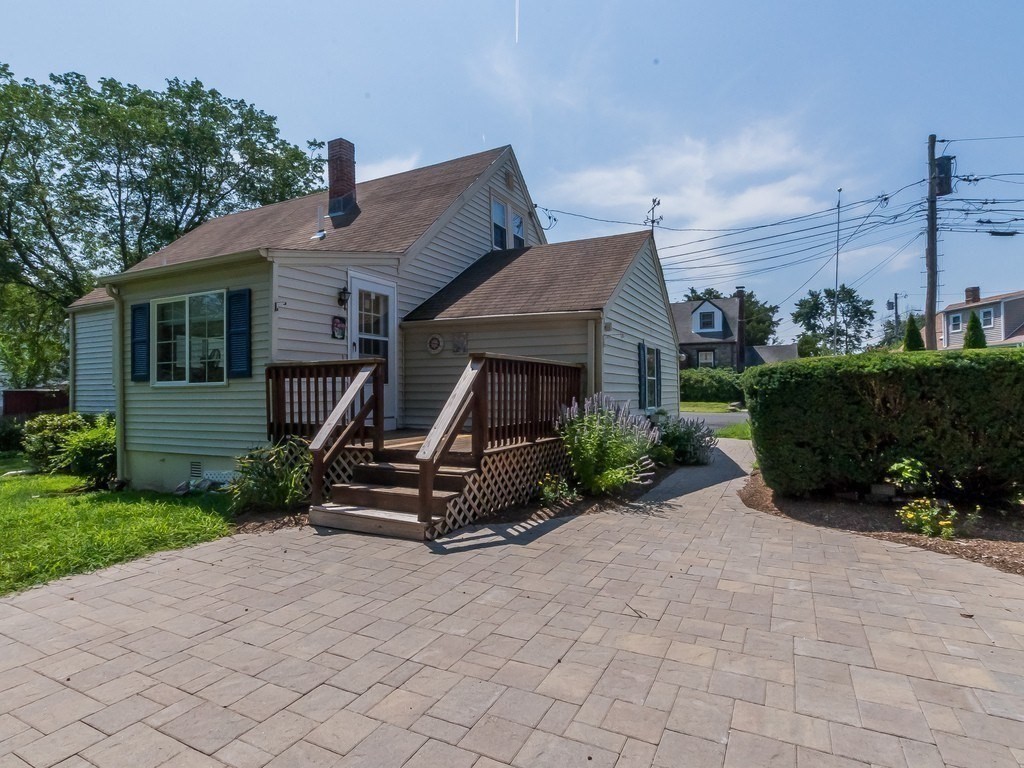 36 Bonad Road Boston, MA 02132 - Photo 2 of 26