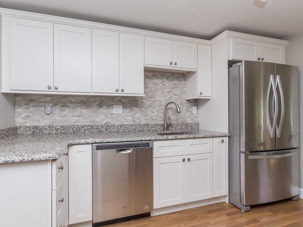 36 Bonad Road Boston, MA 02132 - Photo 5 of 26