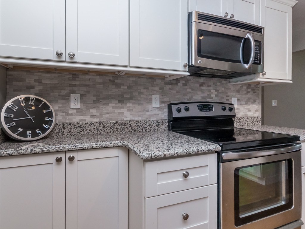 36 Bonad Road Boston, MA 02132 - Photo 6 of 26