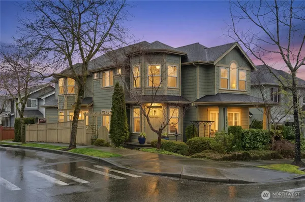 $1,865,000 | 2411 30th Avenue Northeast, Issaquah, WA 98029