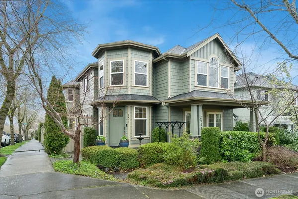 $1,865,000 | 2411 30th Avenue Northeast, Issaquah, WA 98029