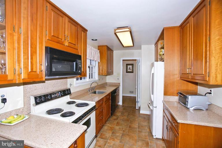 5606 Ogden Road Bethesda, MD 20816 - Photo 7 of 18 Kitchen