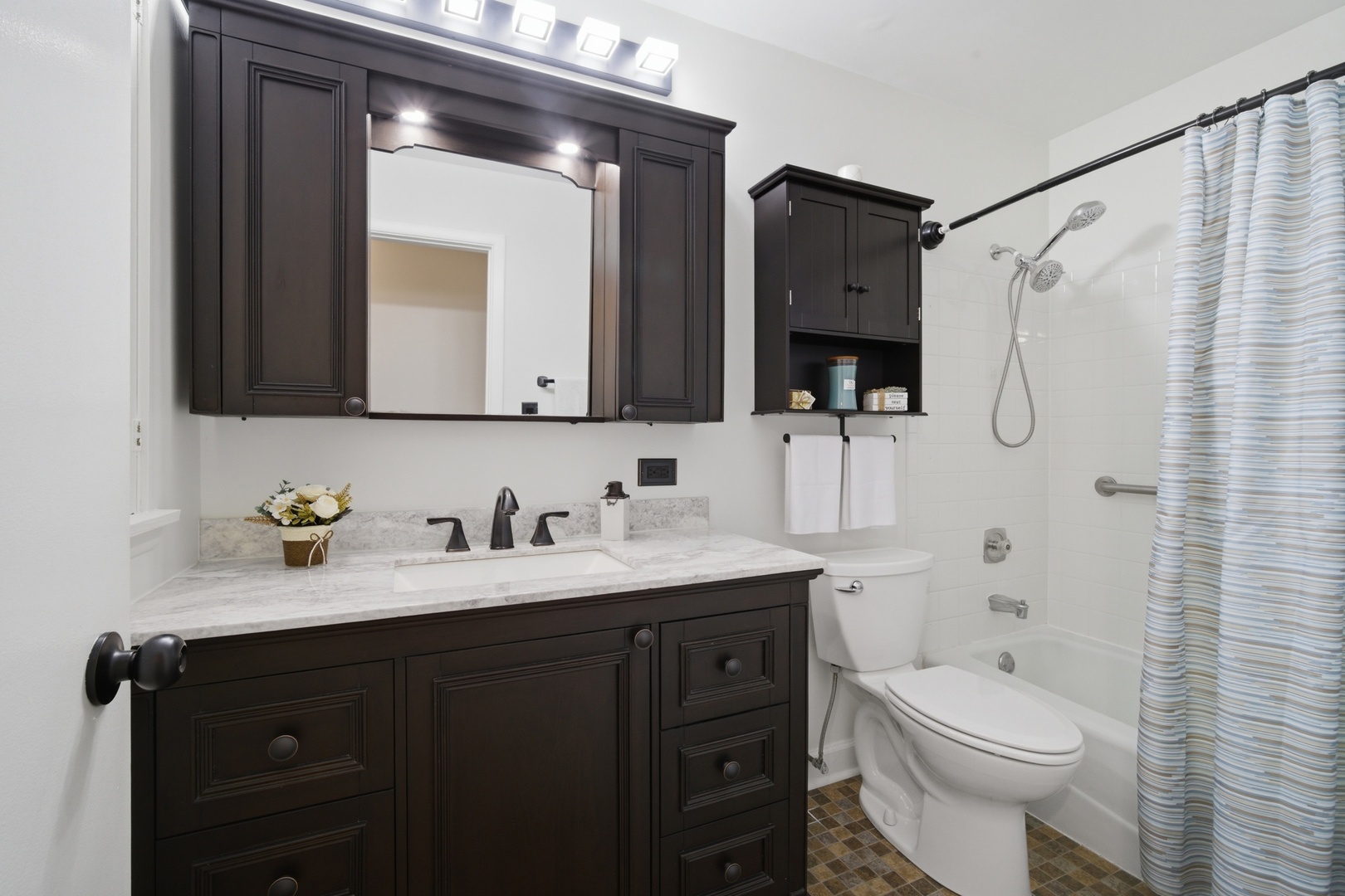 607 West Central Road, Unit 1A Mount Prospect, IL 60056 - Photo 9 of 14