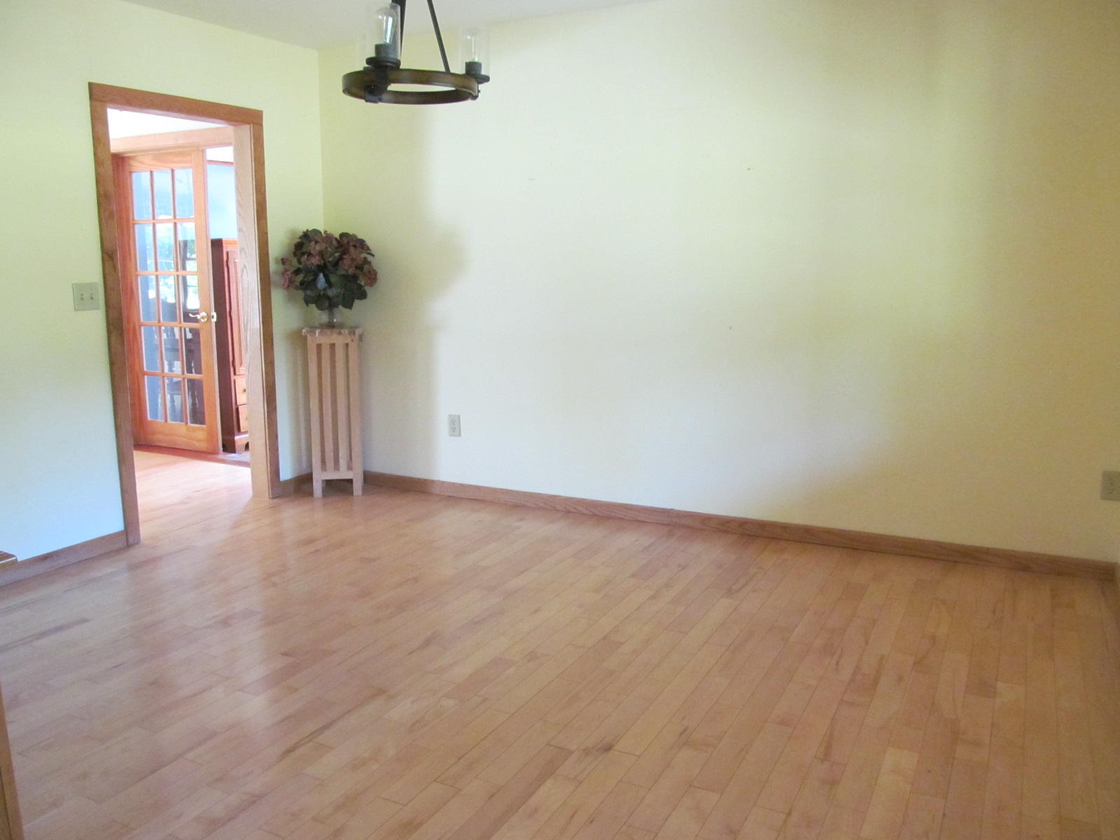 18 Abbott Road North Berwick, ME 03906 - Photo 18 of 36 18 abbott dining rm (2)