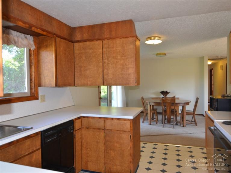 20295 Rogers Road Bend, OR 97703 - Photo 9 of 25 Additional Photo