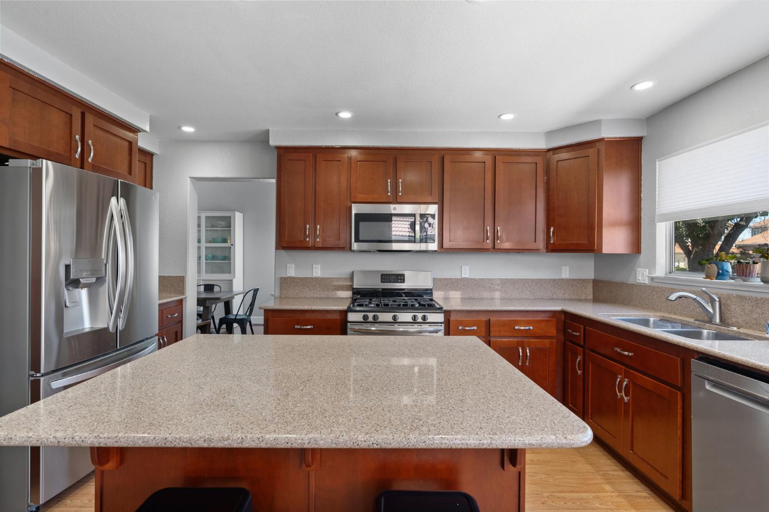 1004 Shasta Avenue Modesto, CA 95358 - Photo 7 of 63