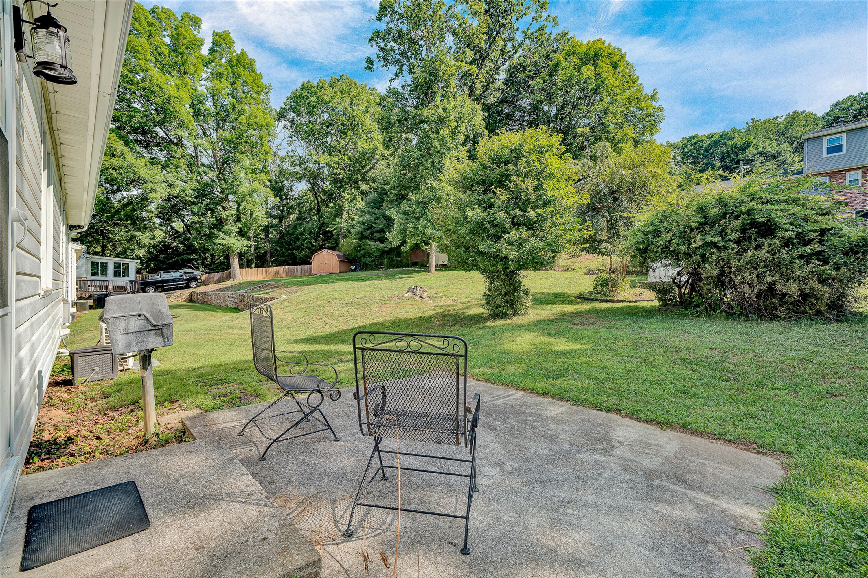 5718 Merriman Road Roanoke, VA 24018 - Photo 30 of 34 Rear Patio