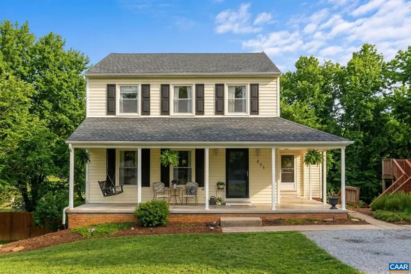 $345,000 | 205 Yount Avenue, Staunton, VA 24401