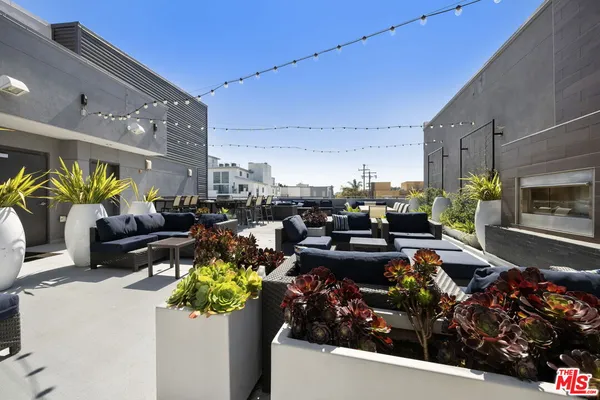 $5,400 | 13337 Beach Avenue, Unit 406, Marina del Rey, CA 90292