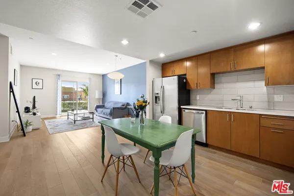 $5,400 | 13337 Beach Avenue, Unit 406, Marina del Rey, CA 90292