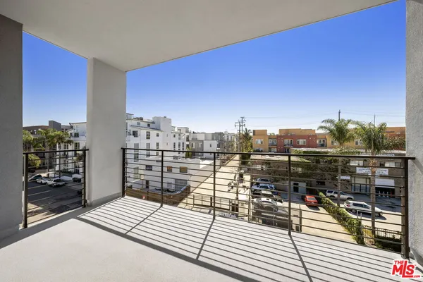 $5,400 | 13337 Beach Avenue, Unit 406, Marina del Rey, CA 90292