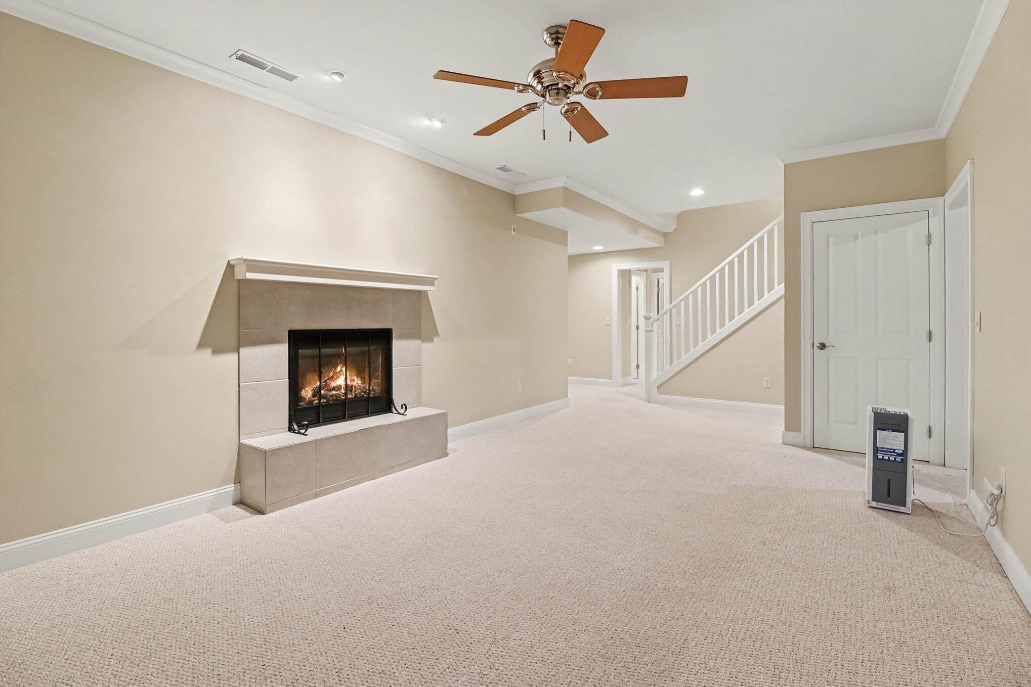 5439 Shawnee Road Pentwater, MI 49449 - Photo 28 of 46 Family room