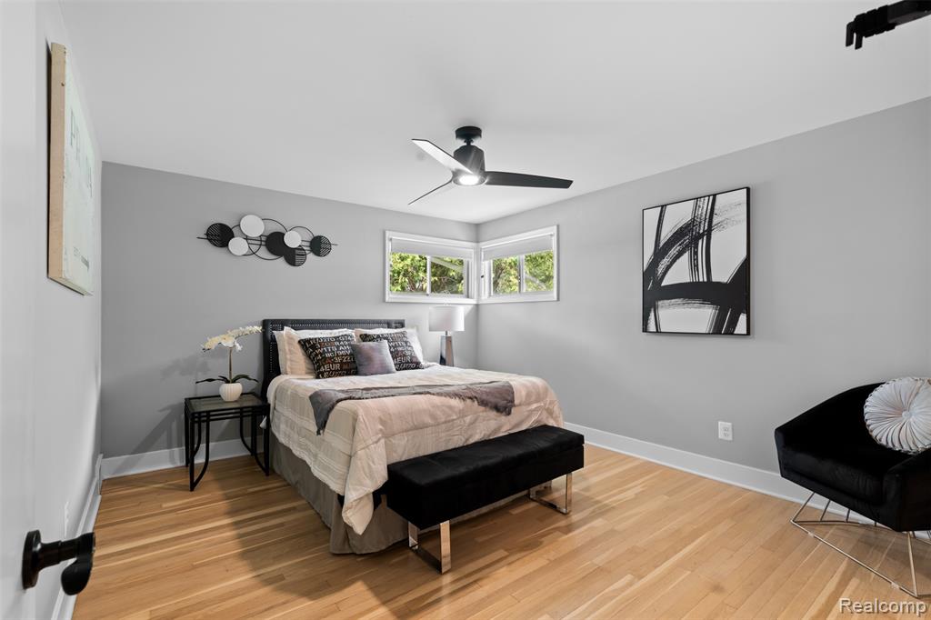 29748 Chelmsford Road Southfield, MI 48076 - Photo 23 of 42 Gallery Image 23