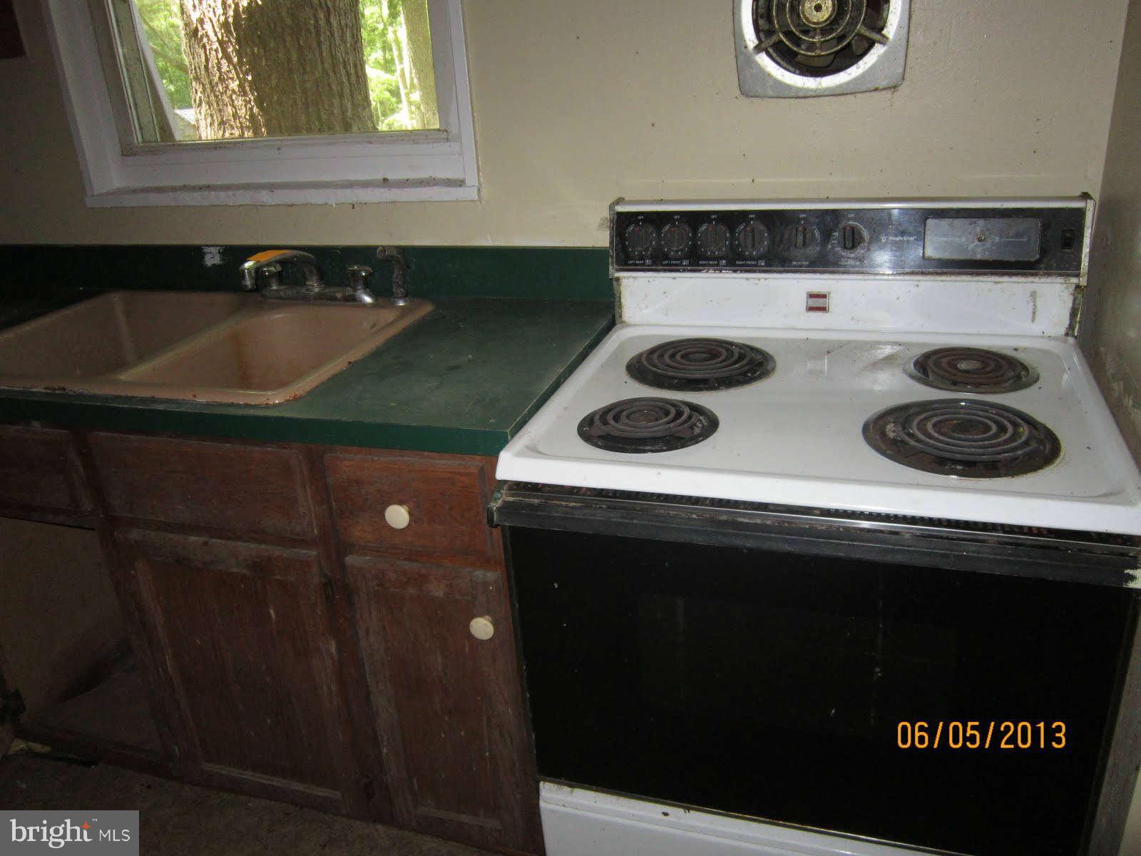1380 Solomons Island Road Huntingtown, MD 20639 - Photo 3 of 7 Kitchen